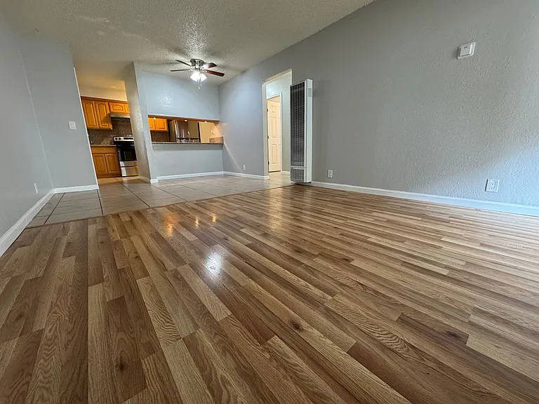 195 E Pacific Ave — Photo 7