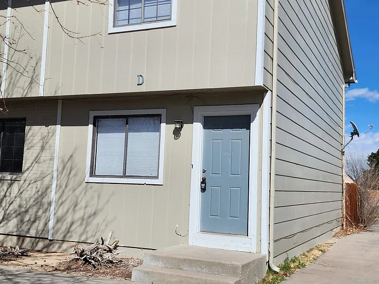 32 Royal Crest Dr #D — Photo 1