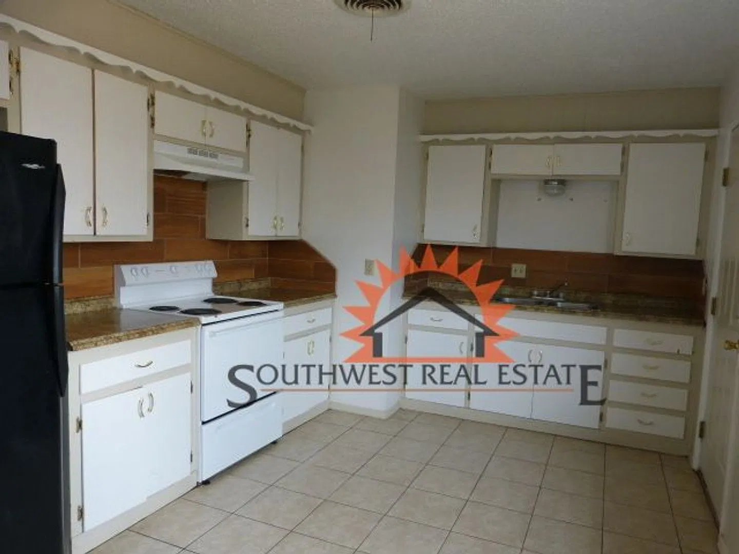 Cute 3 bedroom 1 bath one car garage — Photo 4