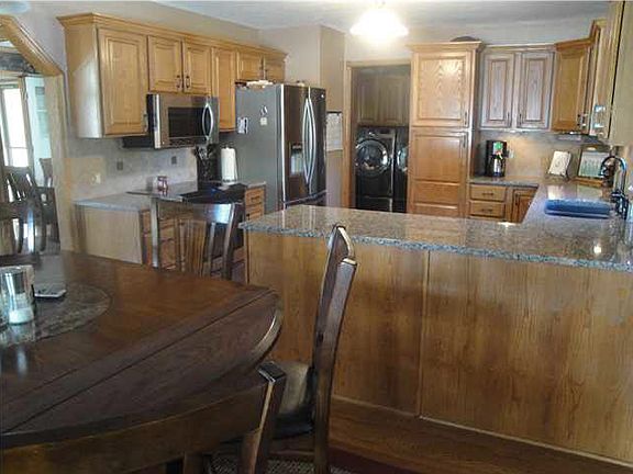 4th image of 407 Country Hills Dr