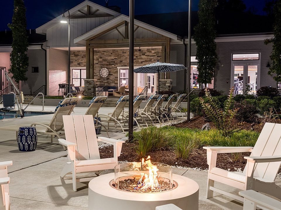 Fire Pit with Cozy Seating