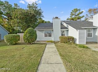 136 Witten Cir APT C, Havelock, NC 28532