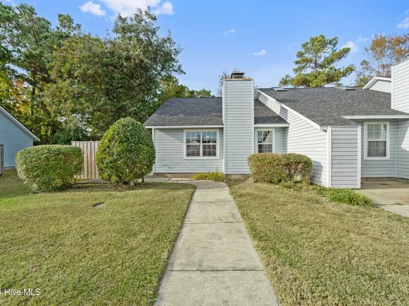 136 Witten Cir APT C, Havelock, NC 28532