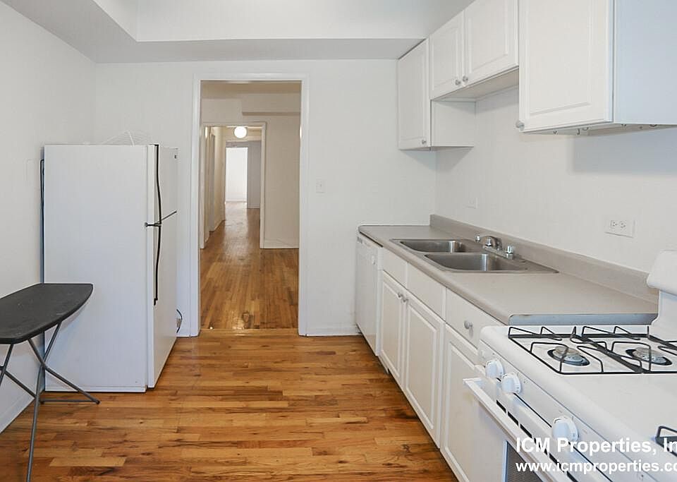 1st image of 3833 N Sheffield Ave #3