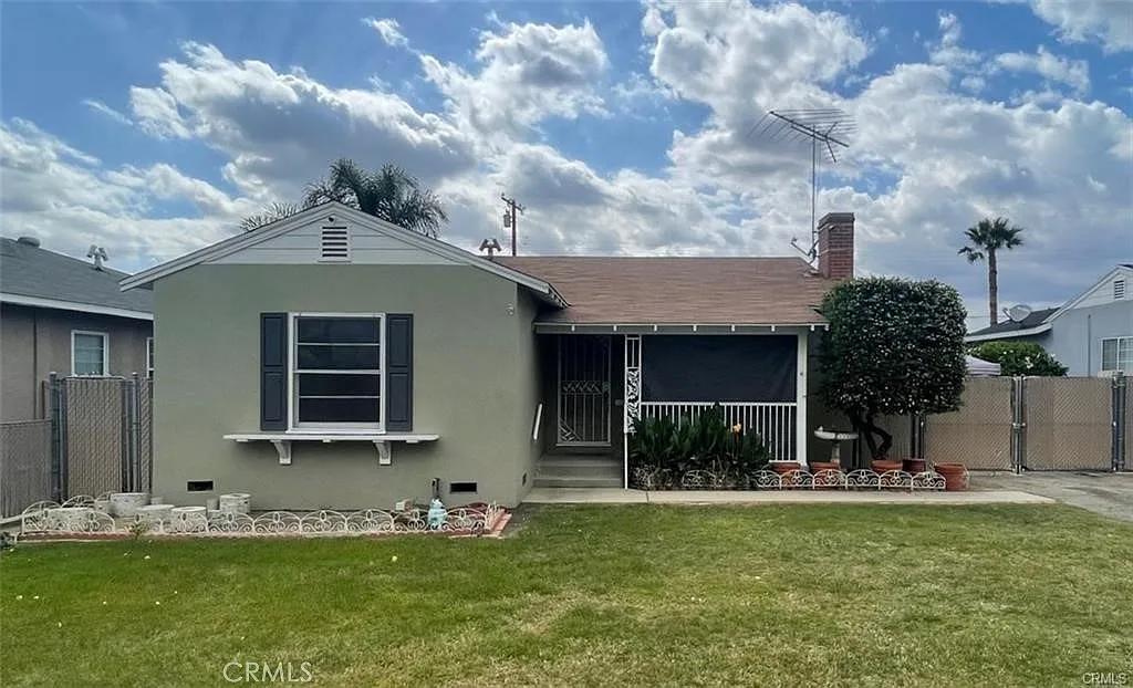 3 bed, 1121 sqft, $2,900 — Photo 1