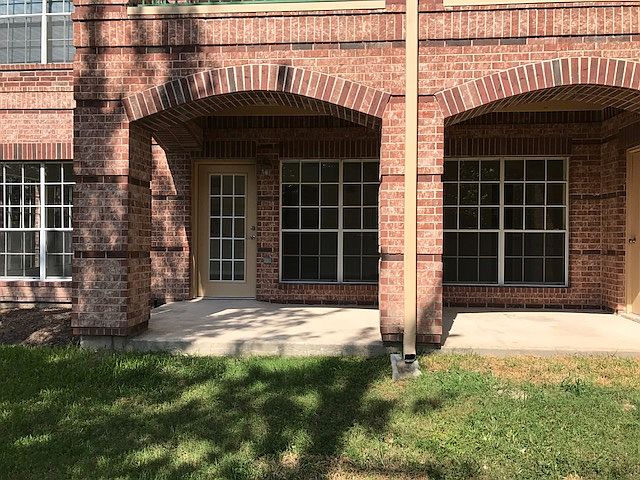 1st image of 2815 Kings Crossing Dr APT 114