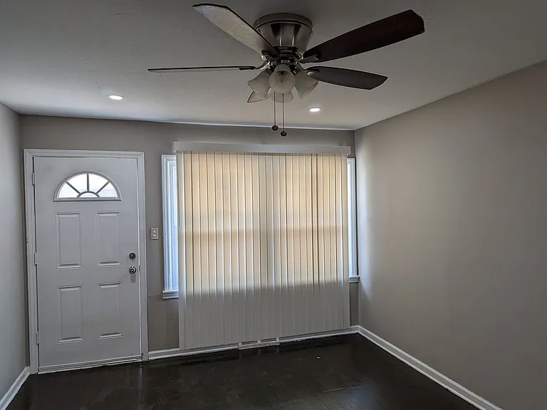 4300 Laurel Ave — Photo 9