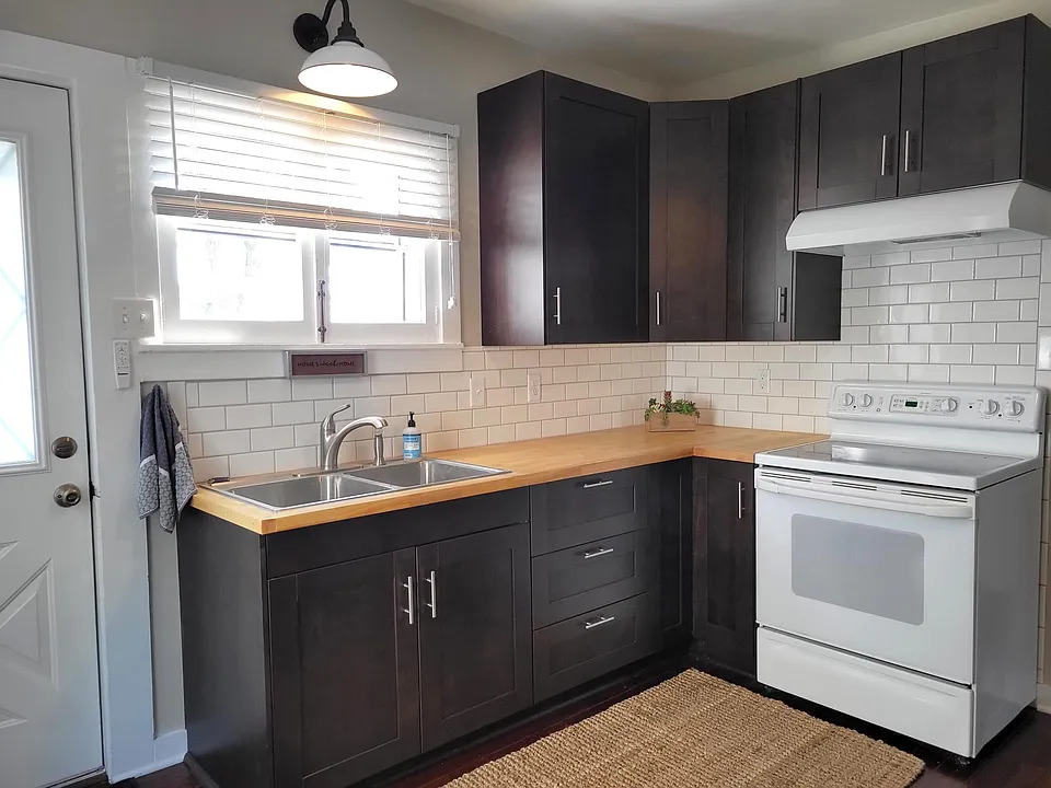 110 W Candise St #110