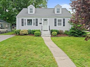 21 Robinswood Rd, Weymouth, MA 02190