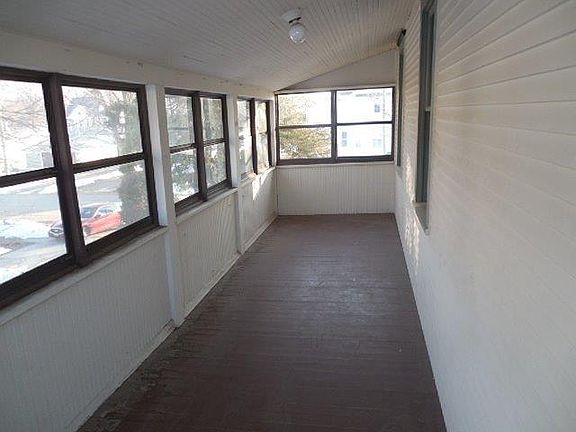 5th image of 226 S Elm St