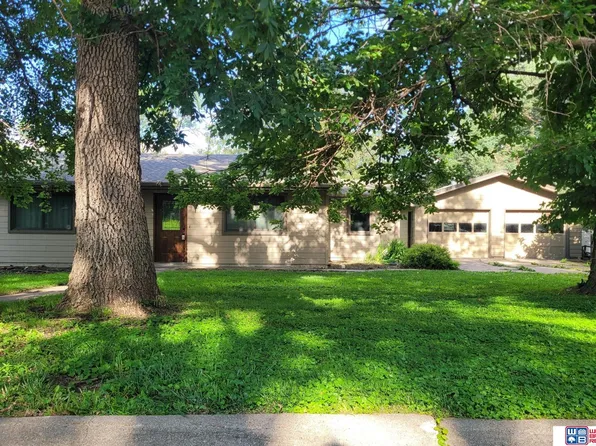 110 Cayuga St, Milford, NE 68405