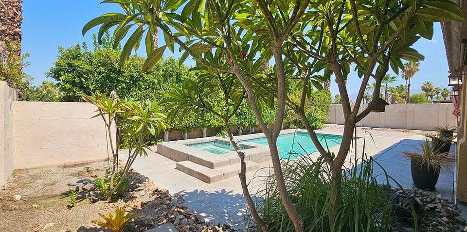 1st image of 40560 Palm Ct