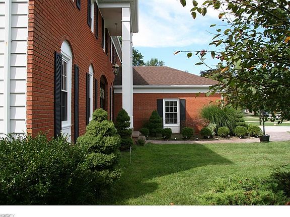 2nd image of 27481 Pineview Dr