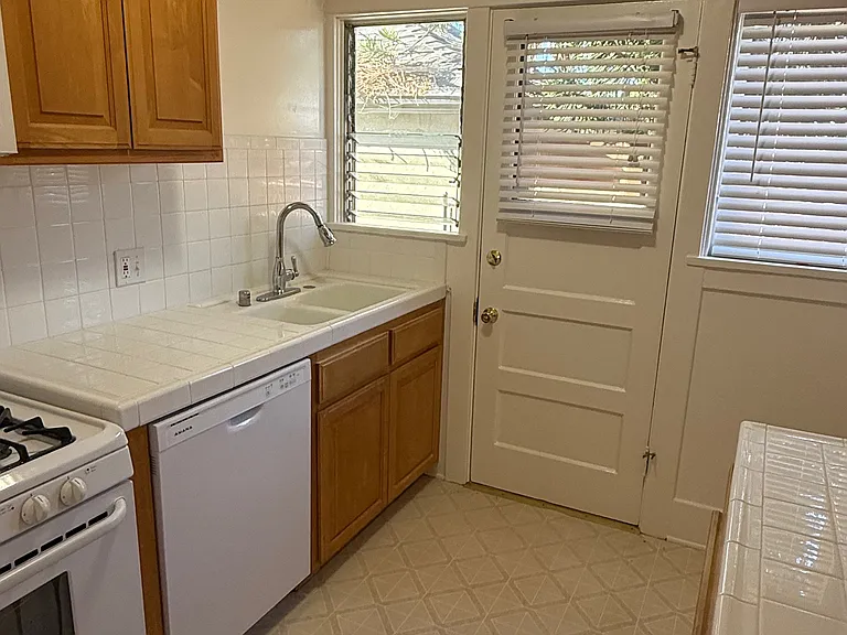 401 E Foothill Blvd #105 — Photo 8