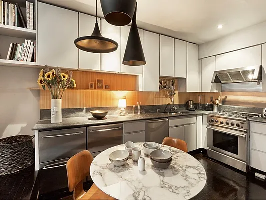 Sold by Sotheby's International Realty | media 5