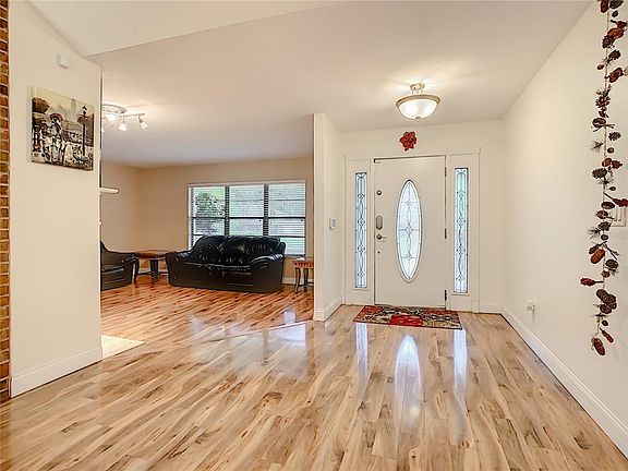 4th image of 2725 Saint Cloud Oaks Dr
