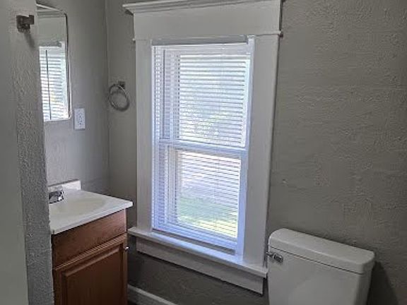 5th image of 801 S Millwood Ave APT 4