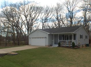 1273 Lakeview Rd S, Dahinda, IL 61428