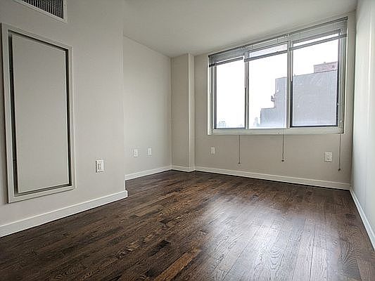 2nd image of 1215 Broadway APT 504