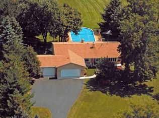 17N915 Powers Rd, Gilberts, IL 60136