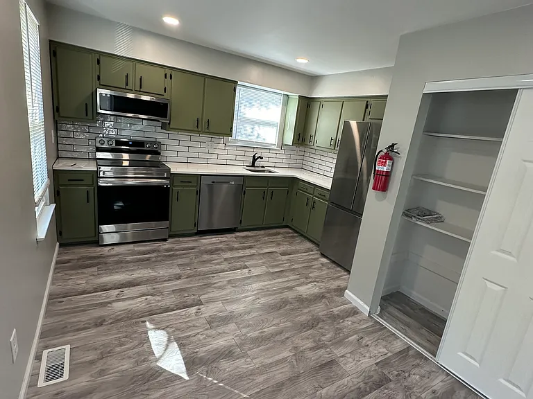 615 Jarvis Rd #B — Photo 2