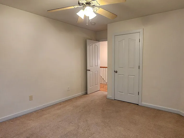 302 Savannah Dr — Photo 31