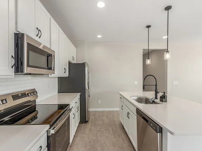 18434 E Camila Dr — Photo 11
