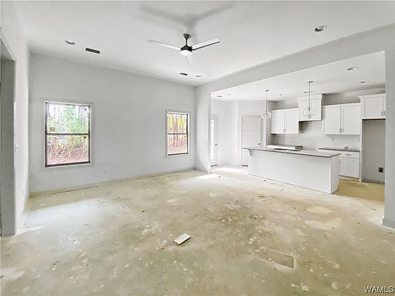 4th image of 1803 Clear Lake St
