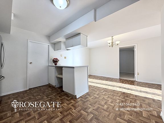 5th image of 2370 Strathmore Cres #2