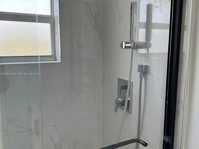 360 Meridian Ave #3E — Photo 9