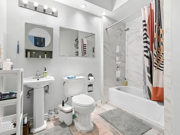 215 East 24th Street 307 image 6 of 7
