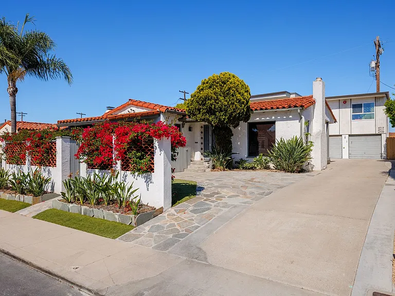 4715 Soria Dr — Photo 2
