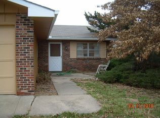 1506 W 26th St, Lawrence, KS 66046