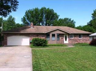 5526 Knox Ave, Shawnee, KS 66203