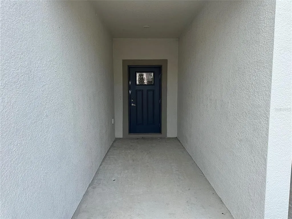 3 bed, 2.5 bath, 1634 sqft, $2,050 — Photo 4