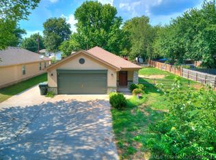 814 E Comet St, Claremore, OK 74017