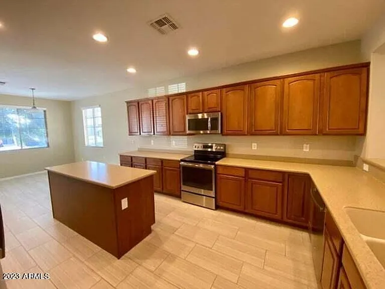 654 W Desert Mountain Dr — Photo 3