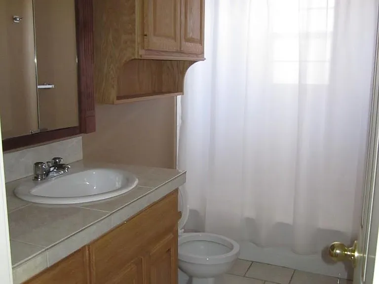 4433 Kemper St — Photo 7