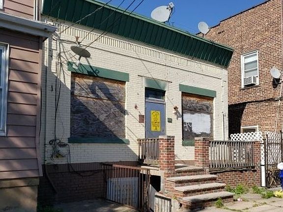 2nd image of 117 Davenport Ave