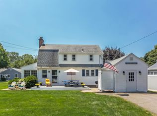 52 Overshores Dr E, Madison, CT 06443