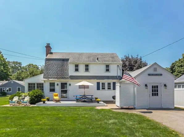 52 Overshores Dr E, Madison, CT 06443