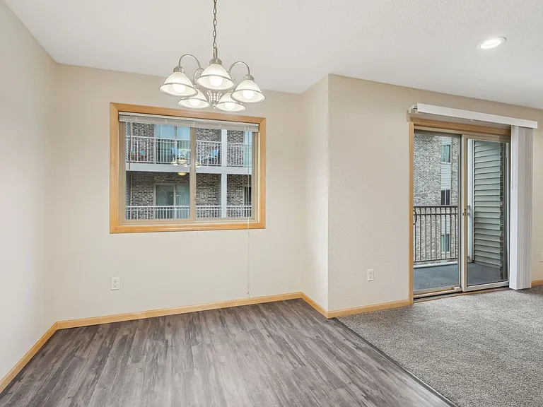 Larpenteur Estates Apartments — Photo 39