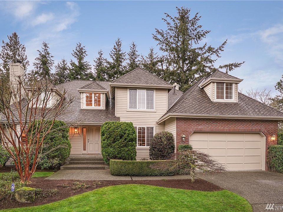 Newer 50 year Presidential roof ($30,000 Upgrade) and Hardie Plank siding.  Tucked in back, very private and quiet location and setting.  This Stafford home is beautifully maintained and professionally landscaped for blooming colors into the spring and summer! 