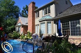 3rd image of 1382 Westboro Dr
