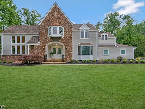 2nd image of 29 Crown Dr