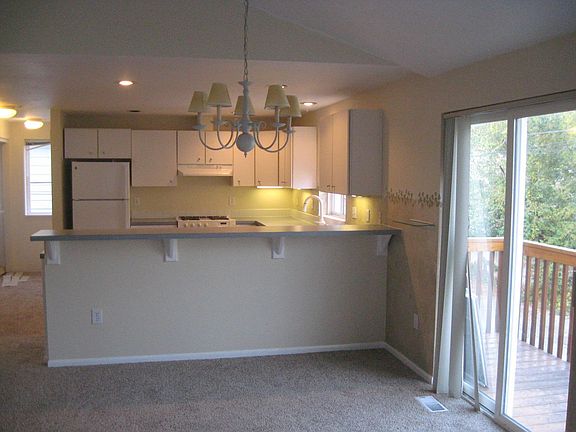 Kitchen with eating bar