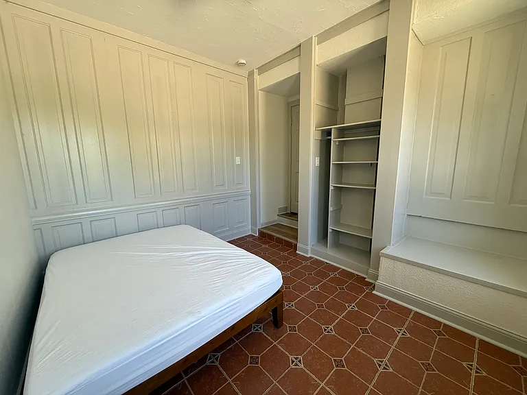 1002 S Glenwood Blvd — Photo 46