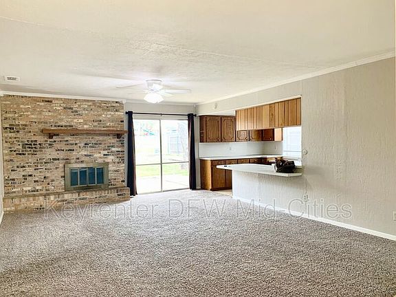 2nd image of 3921 Twin Falls St