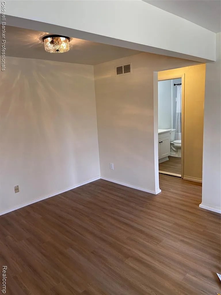 1 bed, 800 sqft, $1,280 — Photo 2