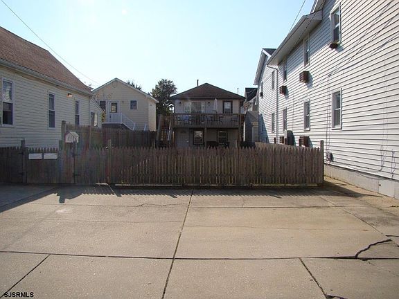 2nd image of 9612 Monmouth Ave #9614
